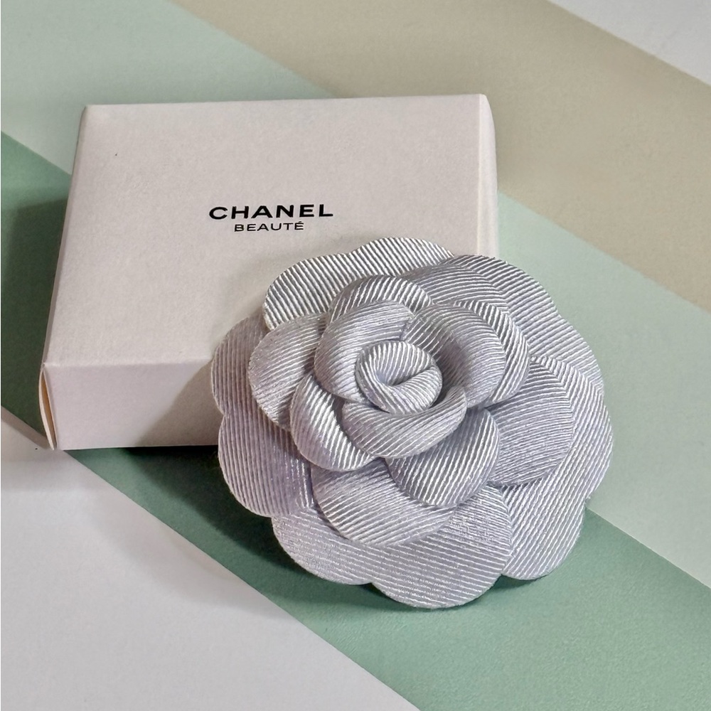 CHANEL camellia